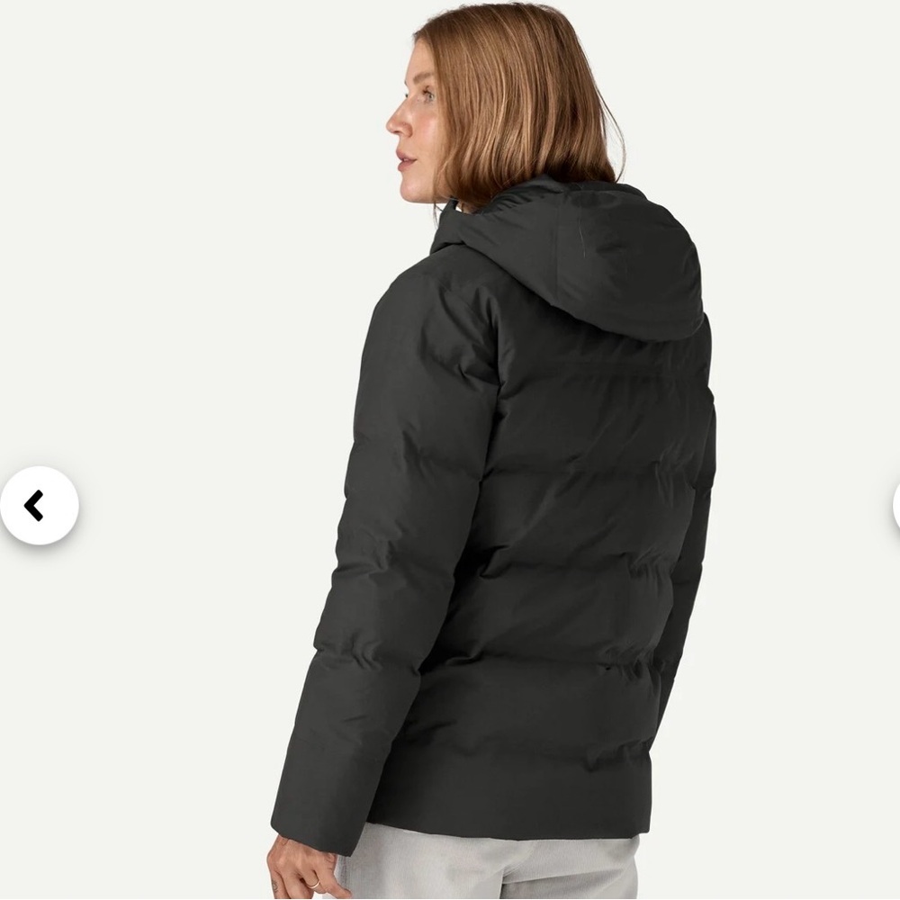 Patagonia Women's Black Hooded Puffer Jacket - Picture 11 of 12